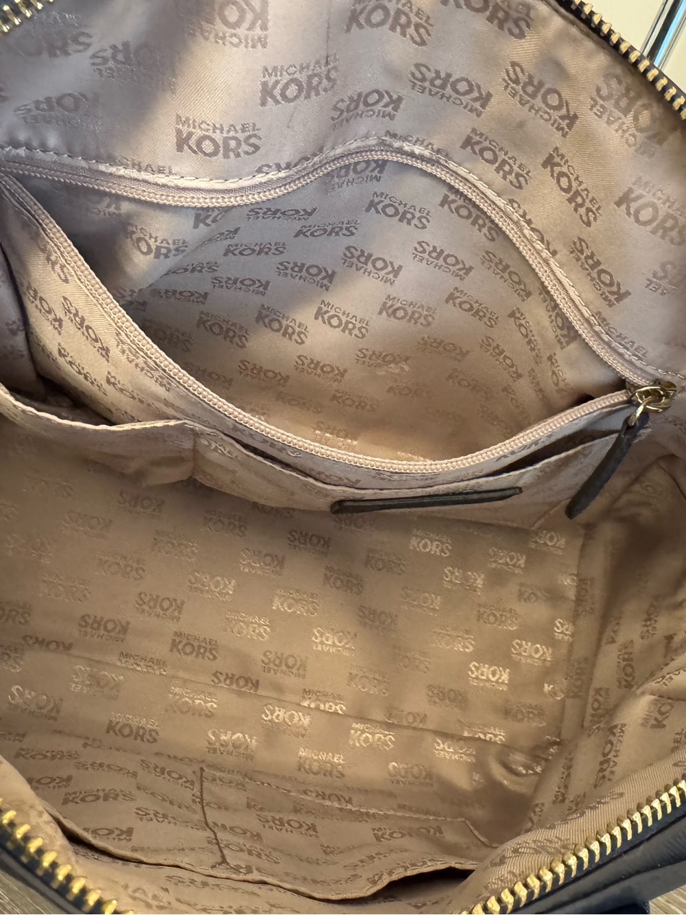 Michael Kors Navy Saffiano Dome Satchel with Gold Hardware. - Picture 5 of 12